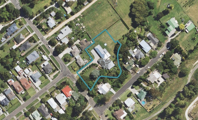 9 Oswald Street, Mangapapa, Gisborne - Carousel 1