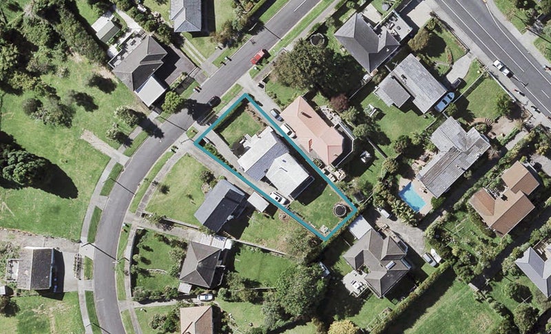 6 Clairville Crescent, Wai o Taiki Bay, Auckland - Carousel 1
