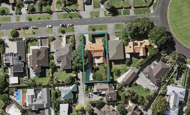 4 Tuhaere Street, Orakei, Auckland - Carousel 1