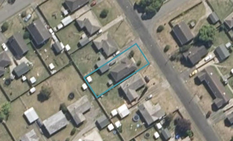 5 Kittyhawk Row, Bulls - Carousel 1