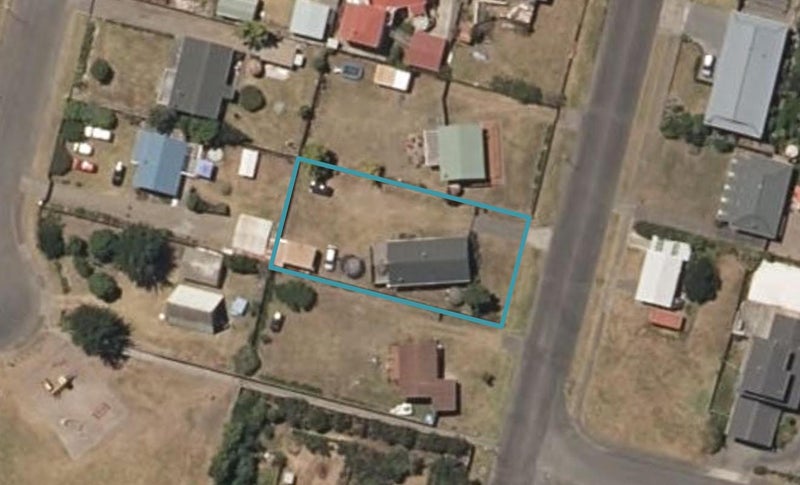 31 Kahukura Avenue, Waitārere Beach, Levin - Carousel 1