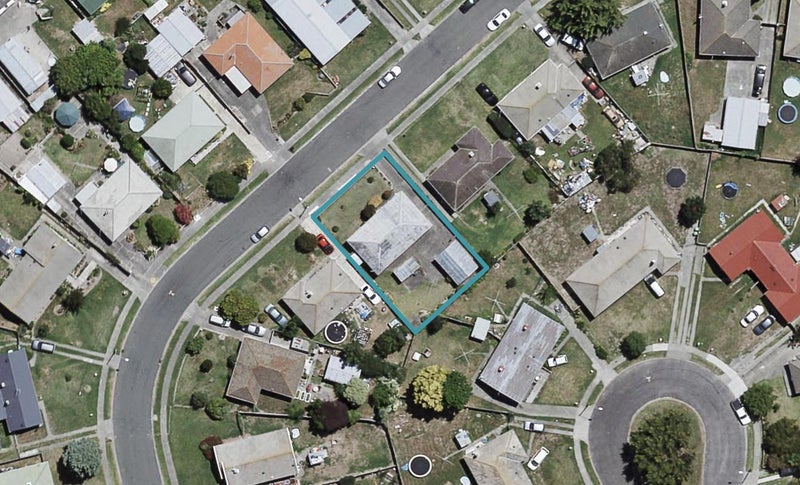18 Cottrell Crescent, Onekawa, Napier - Carousel 1