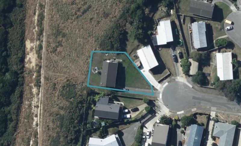 14 Chapel Street, Takapuwahia, Porirua - Carousel 1