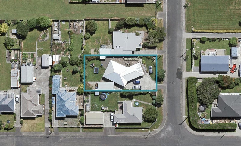 6 Palmer Street, Grasmere, Invercargill - Carousel 1