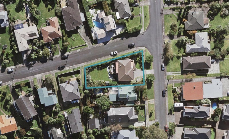 5 Tui Glen Road, Birkenhead, Auckland - Carousel 1