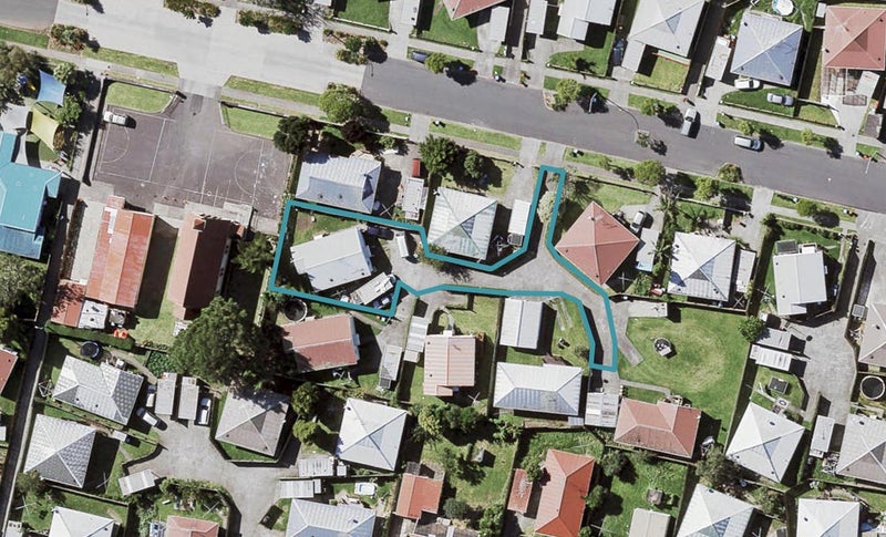 81A Maybury Street, Point England, Auckland - Carousel 1