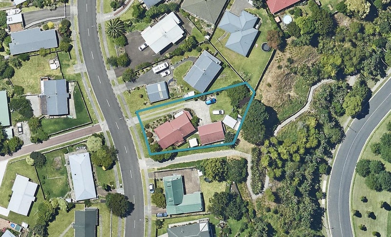 16 Tom Muir Drive, Gate Pa, Tauranga - Carousel 1