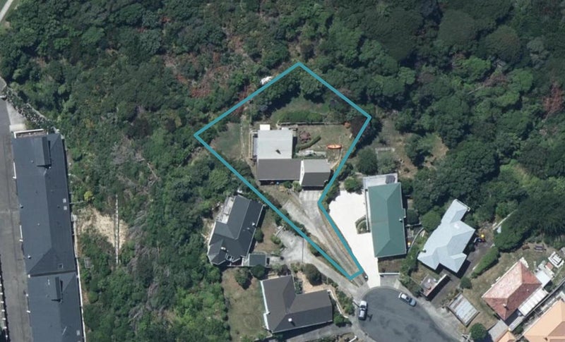 20 Walker Avenue, Paremata, Porirua - Carousel 1