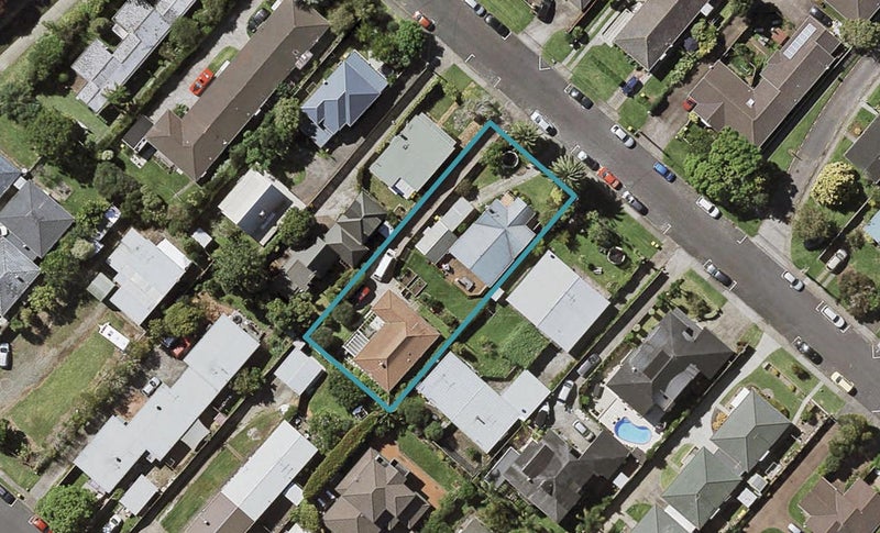 1/16 Brook Street, Milford, Auckland - Carousel 1
