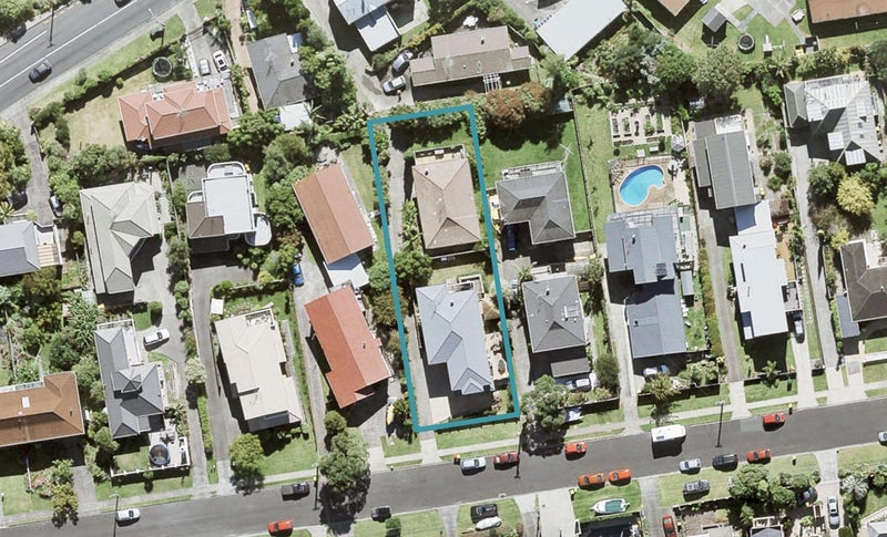 1/12 Ridge Road, Waiake, Auckland - Carousel 1