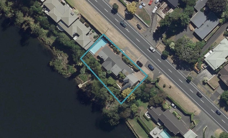 1043 River Road, Queenwood, Hamilton - Carousel 1