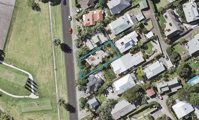 58 Wairoa Road, Narrow Neck, Auckland - Carousel 1
