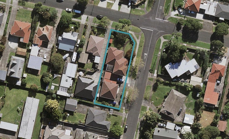 2/15 Hamilton Road, Papatoetoe, Auckland - Carousel 1
