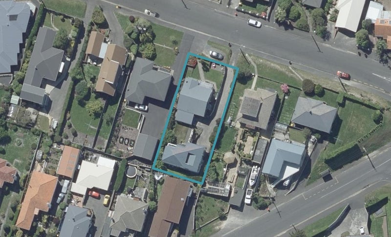13 Earls Road, Saint Clair, Dunedin - Carousel 1