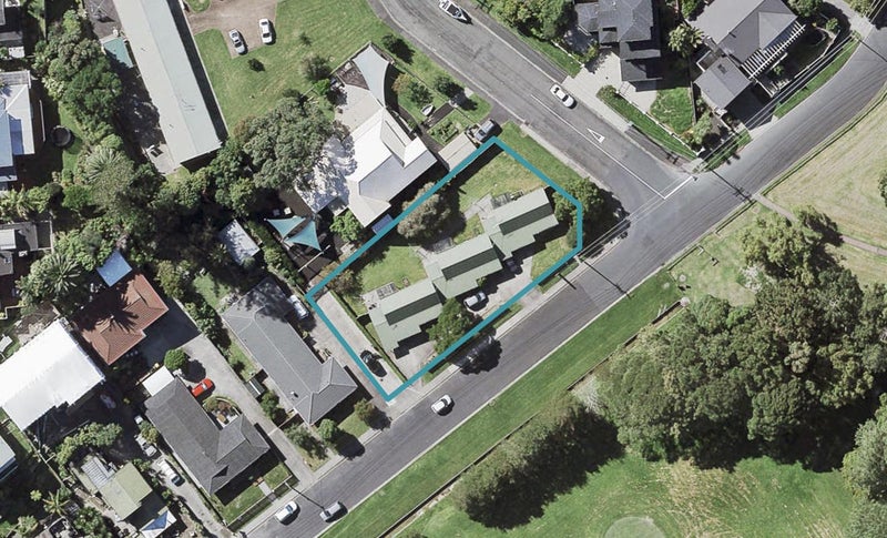 22 Seabreeze Road, Narrow Neck, Auckland - Carousel 1