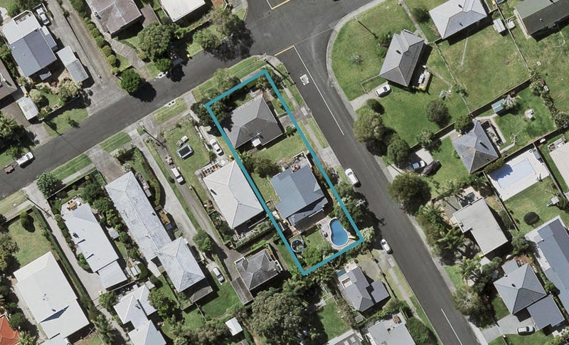 2/74 Beresford Street, Bayswater, Auckland - Carousel 1