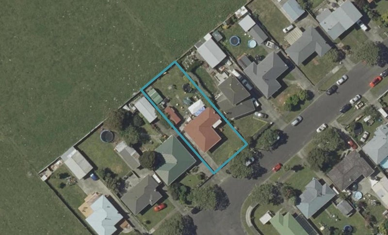 36 Peters Avenue, Cloverlea, Palmerston North - Carousel 1