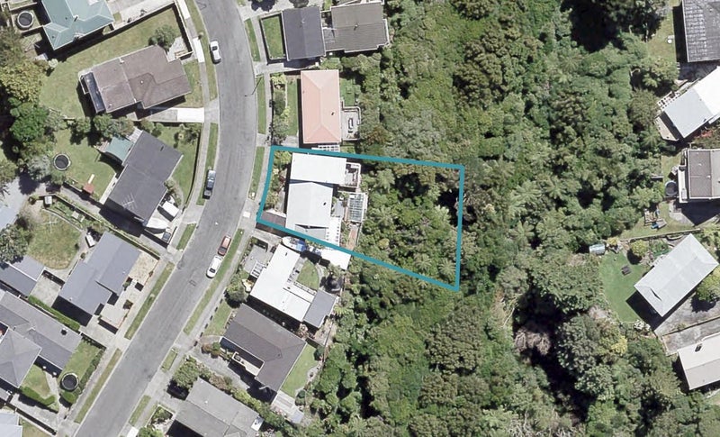 4 Laurel Grove, Maungaraki, Lower Hutt - Carousel 1