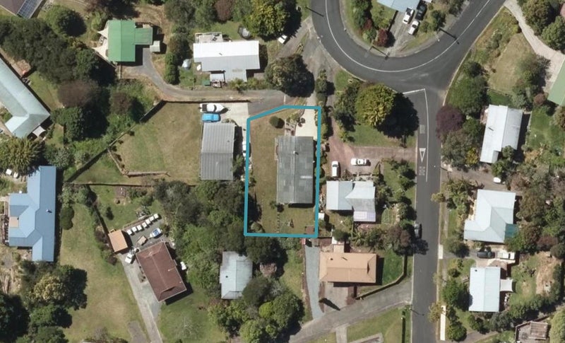 61 Hilltop Avenue, Morningside, Whangarei - Carousel 1