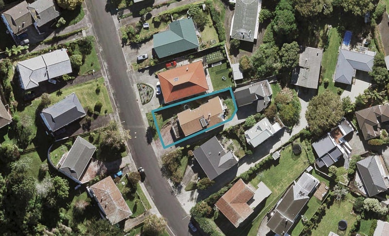 21 Bel Air Drive, Hillsborough, Auckland - Carousel 1
