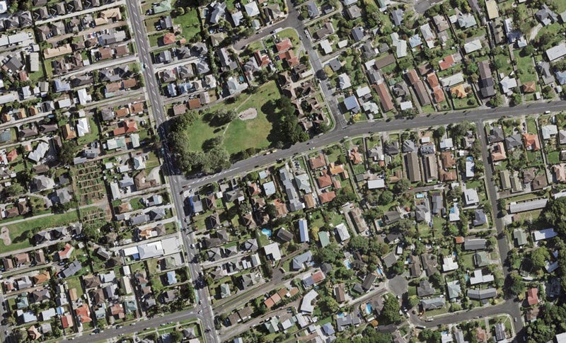 1/7 Grande Vue Road, Hillpark, Auckland - Carousel 1