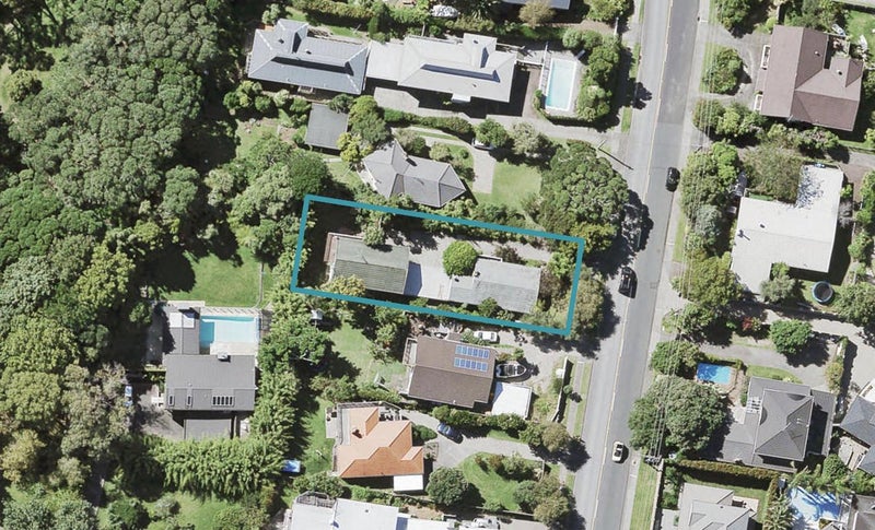 2/170 Beach Road, Campbells Bay, Auckland - Carousel 1