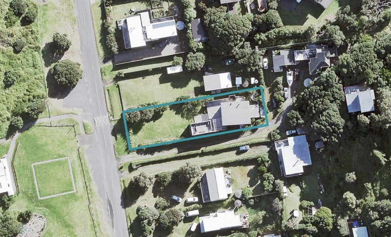 103 Marine Parade North, Piha - Carousel 1