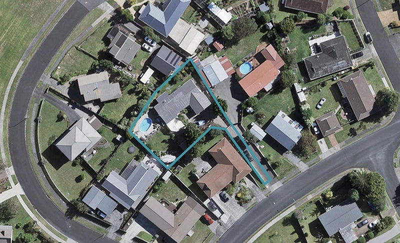 10 Harbour Crest Drive, Waiuku, Waiuku - Carousel 1