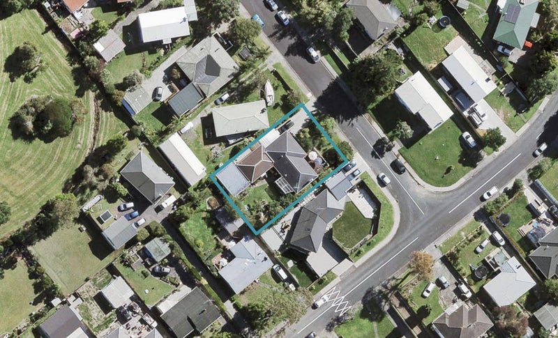 3 Ragley Street, Titirangi, Auckland - Carousel 1