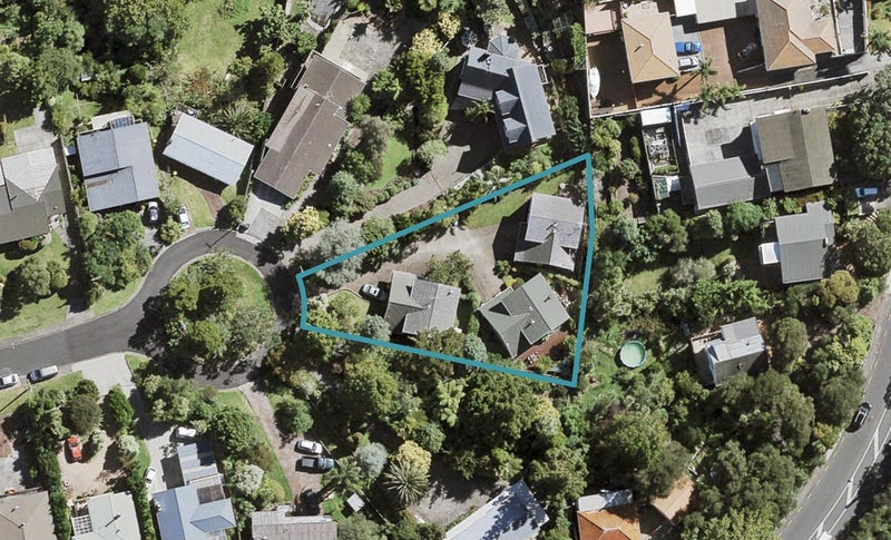 1/21 Deane Avenue, Titirangi, Auckland - Carousel 1