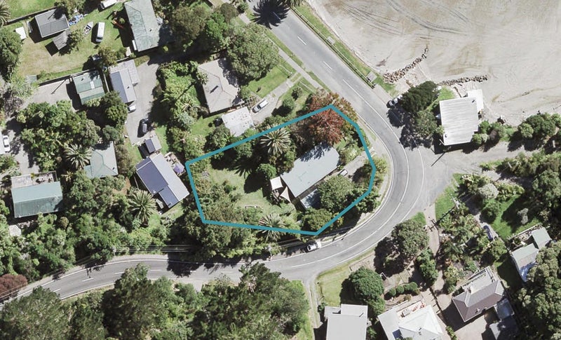 17 Sandys Parade, Laingholm, Auckland - Carousel 1