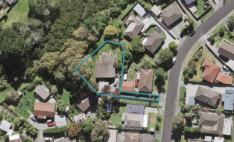 12 Penfold Place, Henderson, Auckland - Carousel 1