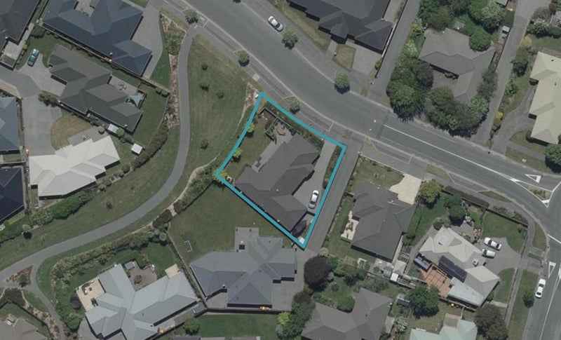 7 Neathwest Avenue, Broomfield, Christchurch - Carousel 1