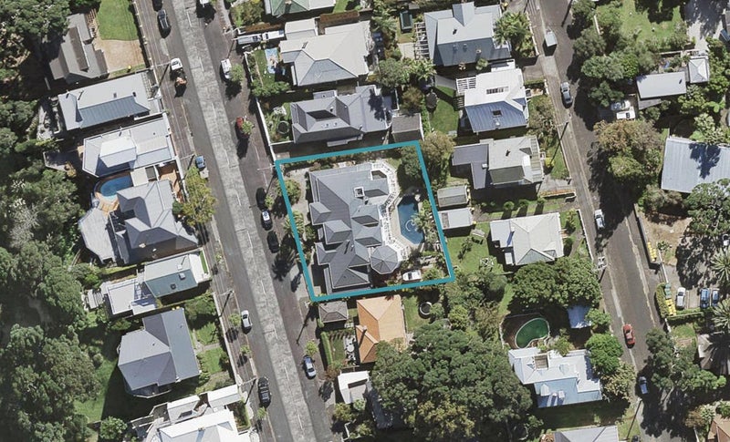 65 Queen Street, Northcote Point, Auckland - Carousel 1