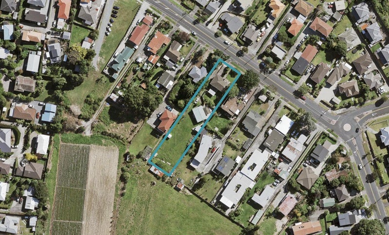 45 View Road, Henderson, Auckland - Carousel 1