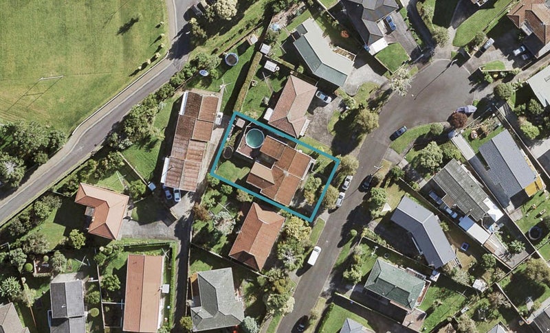6 Crecy Place, New Windsor, Auckland - Carousel 1