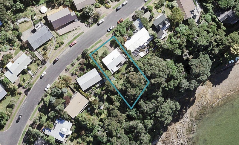 8 Kennedy Point Road, Surfdale, Waiheke Island - Carousel 1