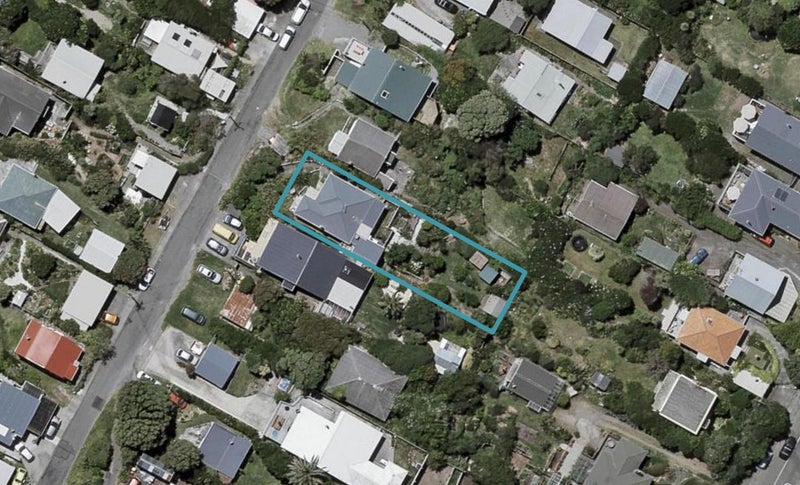 24 Aperahama Street, Paekakariki - Carousel 1