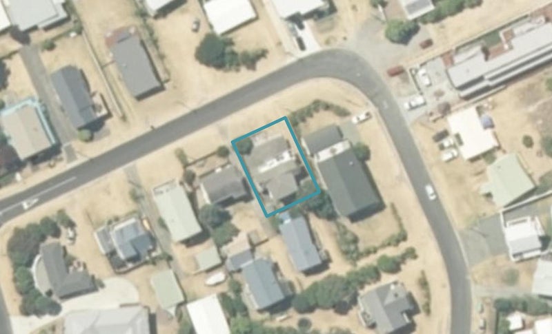807 Ocean Road, Whangamatā - Carousel 1
