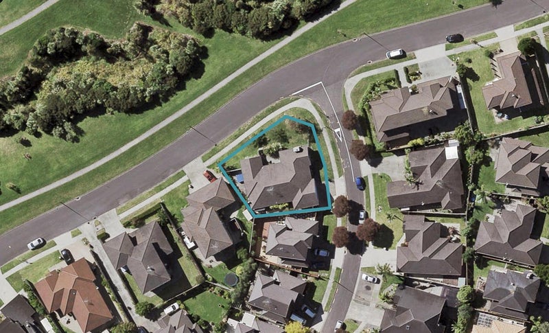 31 Bronwylian Drive, FLAT BUSH, AUCKLAND - Carousel 1