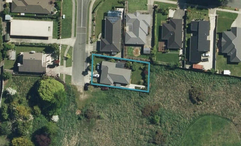 5 Walnut Drive, Motueka - Carousel 1