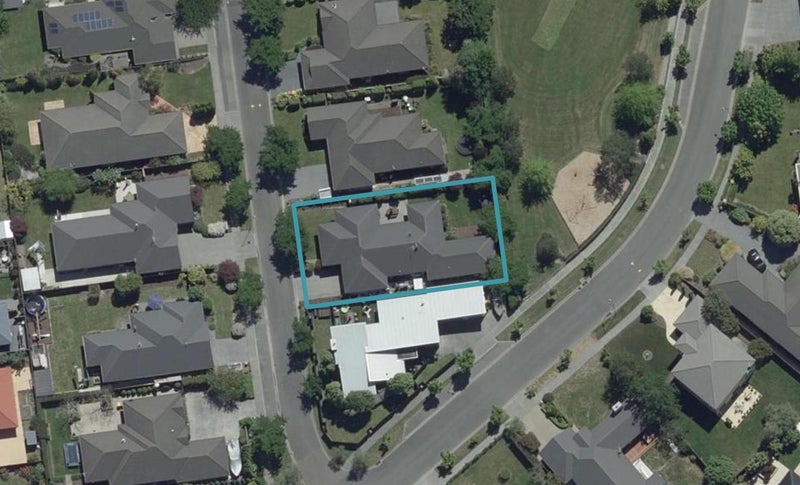17 Parkside Crescent, Northwood, Christchurch - Carousel 1