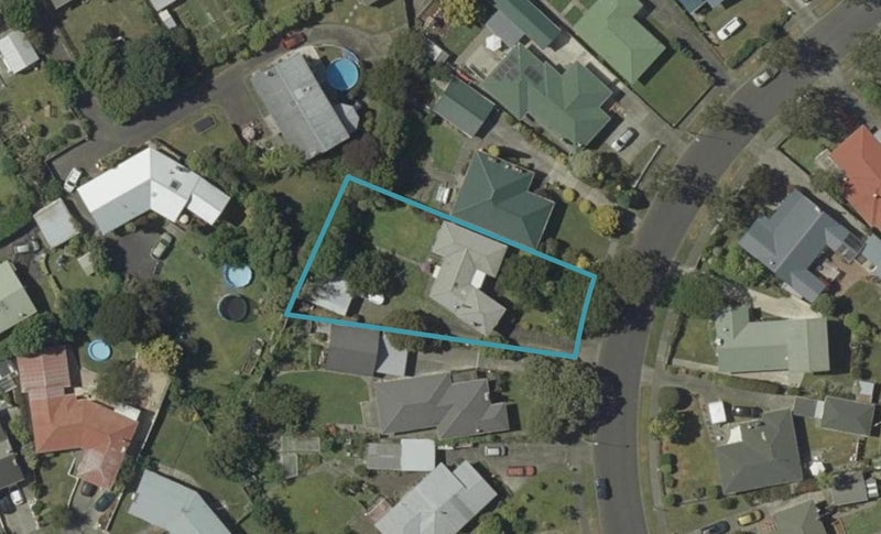 18 Parkland Crescent, Terrace End, Palmerston North - Carousel 1