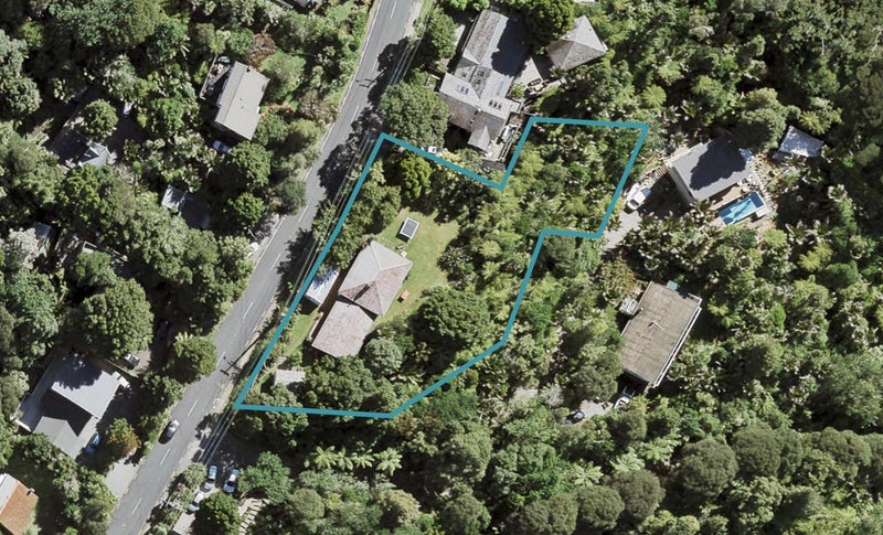 576 South Titirangi Road, Titirangi, Auckland - Carousel 1