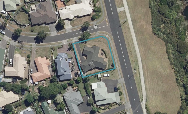 1 Millthorpe Crescent, Pukete, Hamilton - Carousel 1
