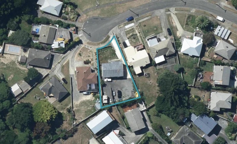 9 Ngahue Crescent, Elsdon, Porirua - Carousel 1