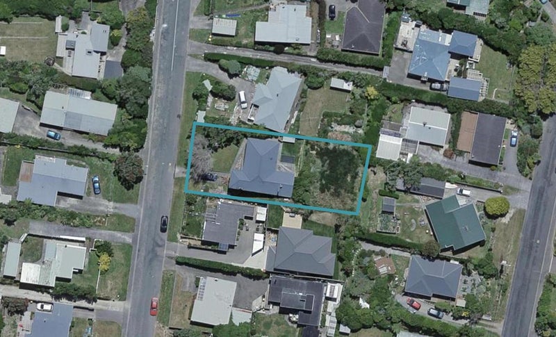 14 Chapman Street, Newlands, Wellington - Carousel 1