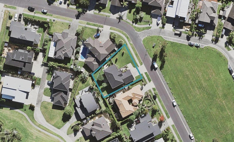 24 Newbury Place, Schnapper Rock, Auckland - Carousel 1
