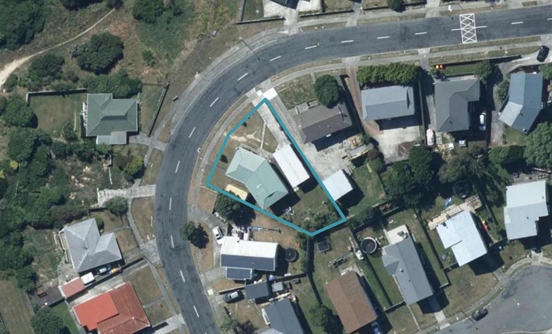 12 Almora View, Ascot Park, Porirua - Carousel 1