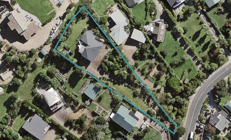25 Church Bay Road, Oneroa, Waiheke Island - Carousel 1